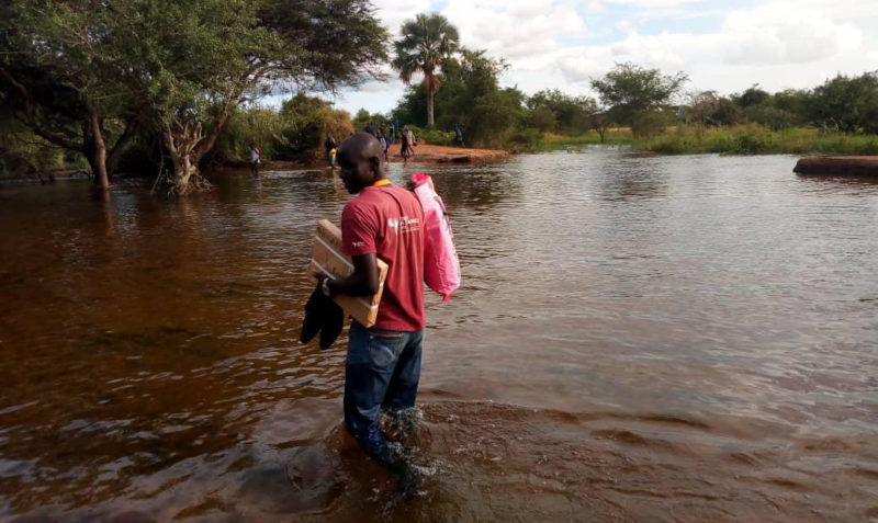 Mobile clinics reach displaced people | in South Sudan - Doctors with ...