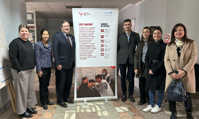 The Ambassador at the Holy See - Joe Donnelly with Laura Braga - International Relations Department at CUAMM; Martina Sainaghi - CUAMM Project Manager together with the health staff at Testemitanu RAC.