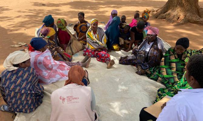 Group talk offered by CUAMM's mobile health team in Ancuabe, Cabo Delgado