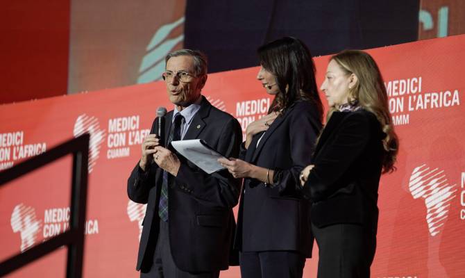 Alberto Mantovani, President of Humanitas Research Foundation and Daniela Mapelli, Dean of Padua University.
